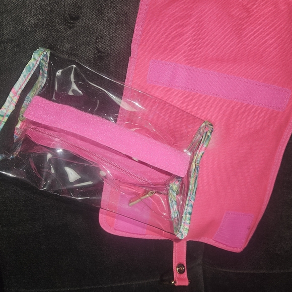 Lilly Pulitzer Tropical Pink Print Hanging Makeup Bag 🤍 - Picture 6 of 9
